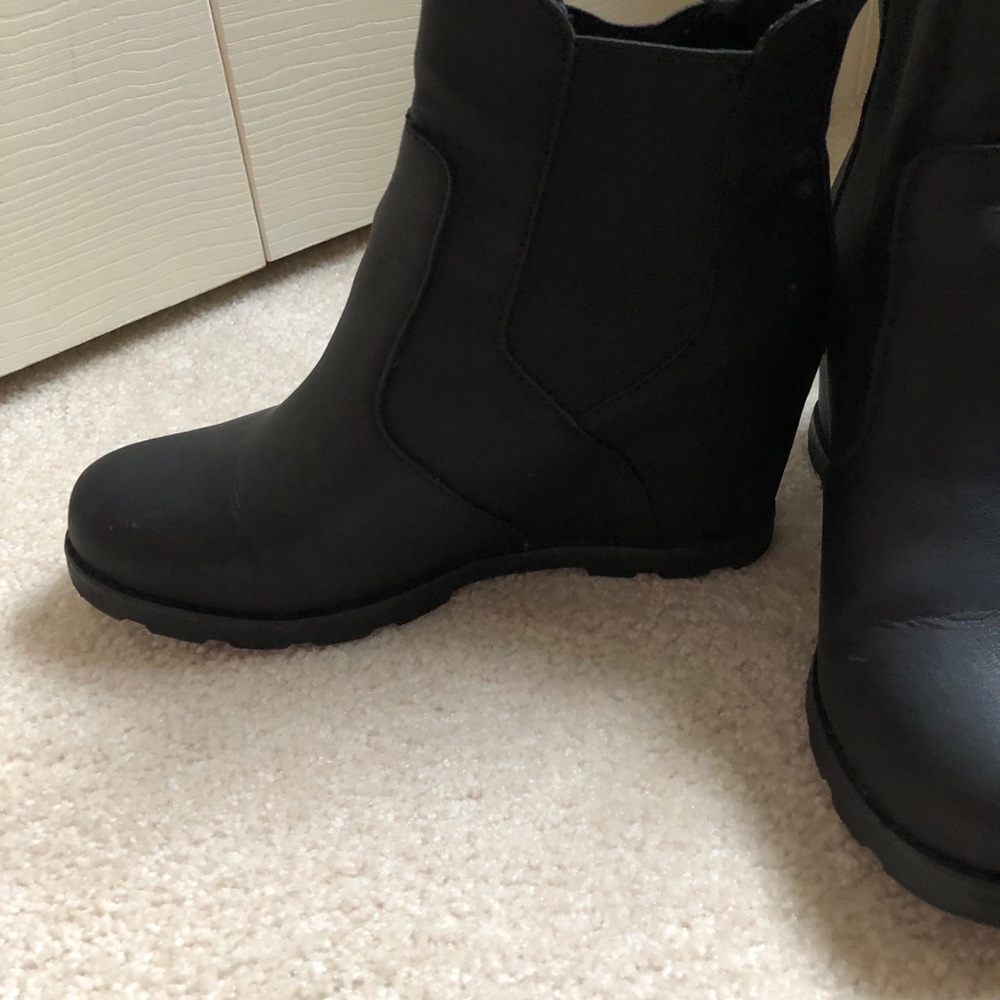 Universal Thread Platform Wedge Boots